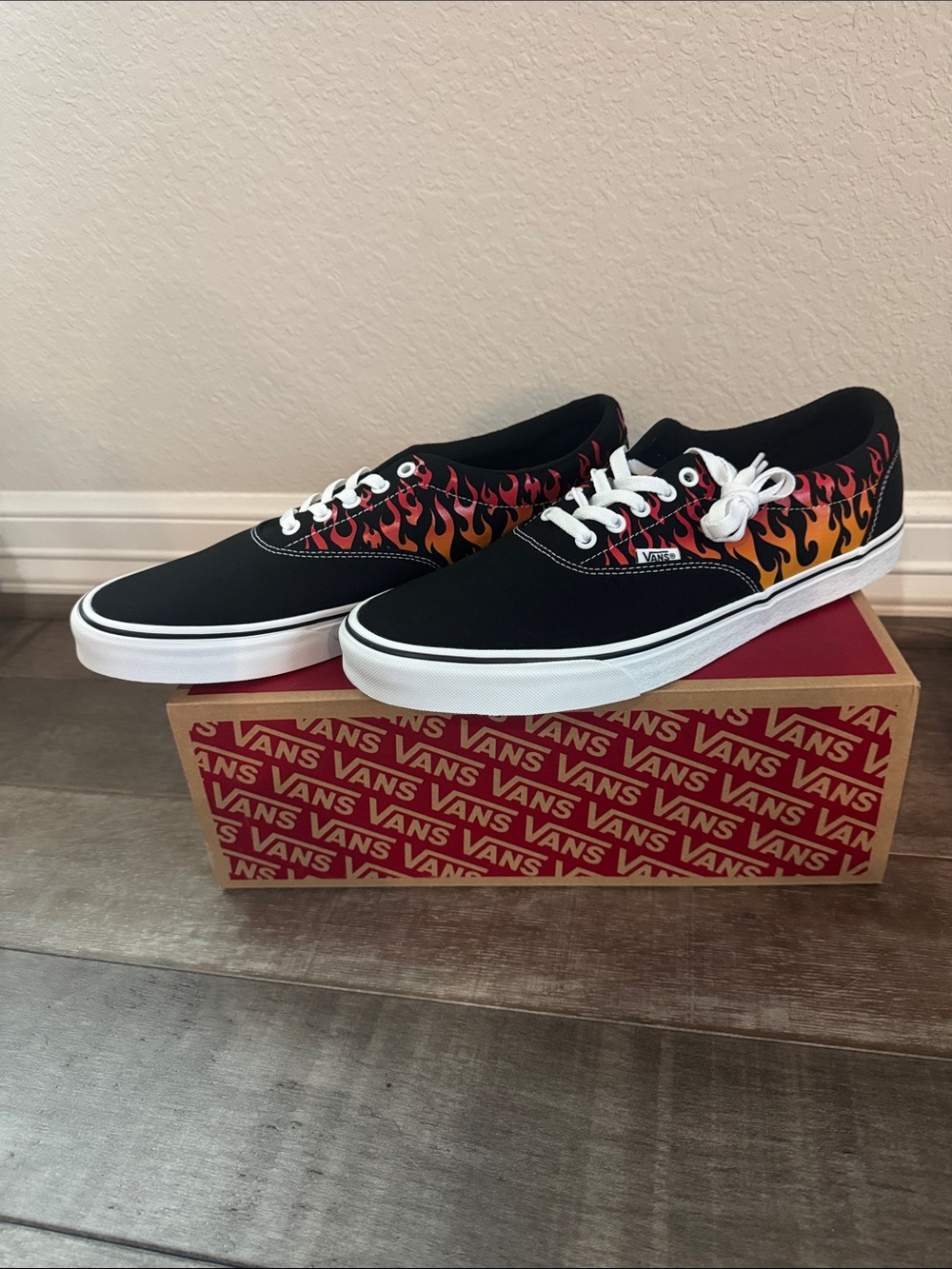Vans Men’s Black Canvas Low-Top Sneakers with Red and Orange Flame Print size 13